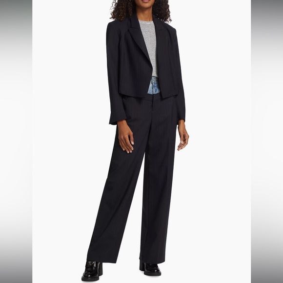 Frame
Cropped Pinstriped Blazer - Picture 7 of 7